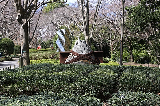 画像：彫刻プロムナードの茶畑（杉山彦三郎記念茶畑）