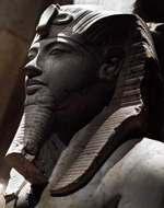 アメン神とツタンカーメン王の像クの写真